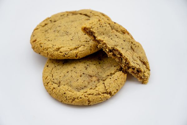 Cookie arabica et éclats de caramel au beurre salé