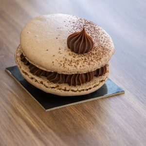 Macaron chocolat caramel pointe de fleur de sel